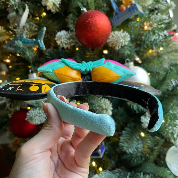 Disney Minnie Ears Buzz Lightyear Sox - Picture 5 of 6